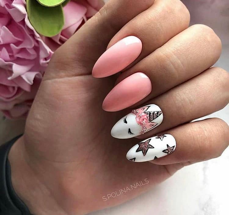 Moda Nails