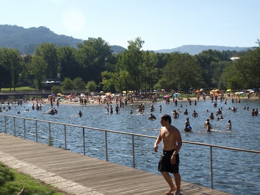 Restaurantes Praia Fluvial da Valeta