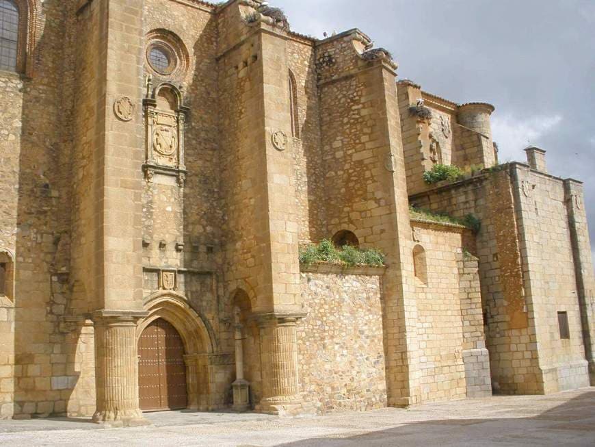 Place Iglesia de Santiago