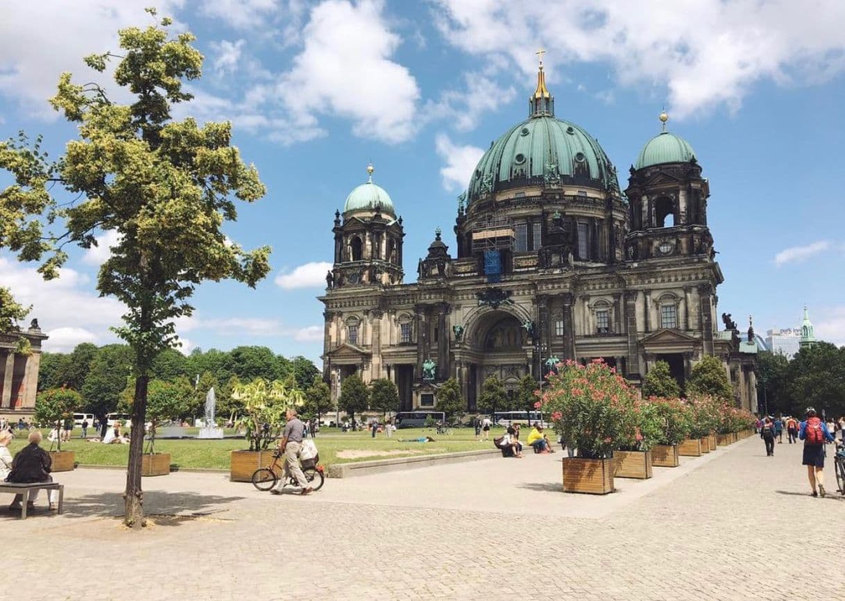 Lugar Catedral de Berlín