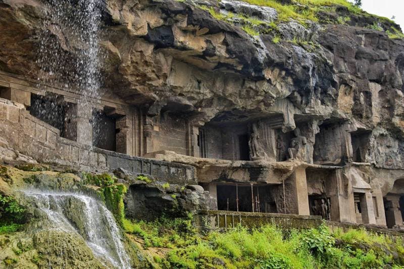 Lugar Grutas de Ajanta