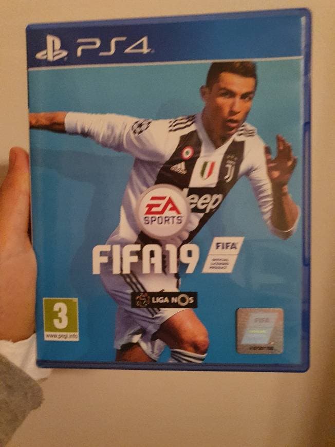 Electrónica FIFA 19 Champions Edition