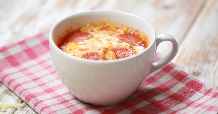 Serie A pizza na caneca que se faz no microondas em 60 segundos