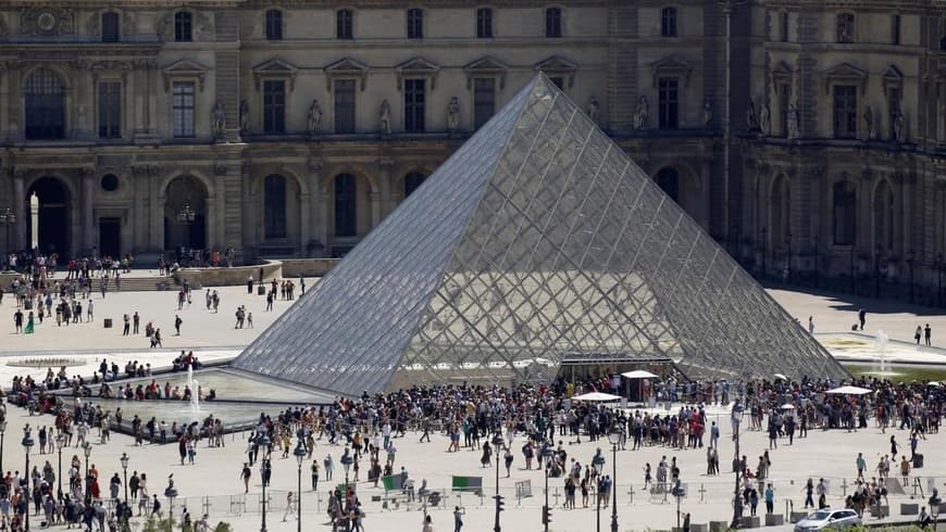 Place Online Tours | Louvre Museum | Paris