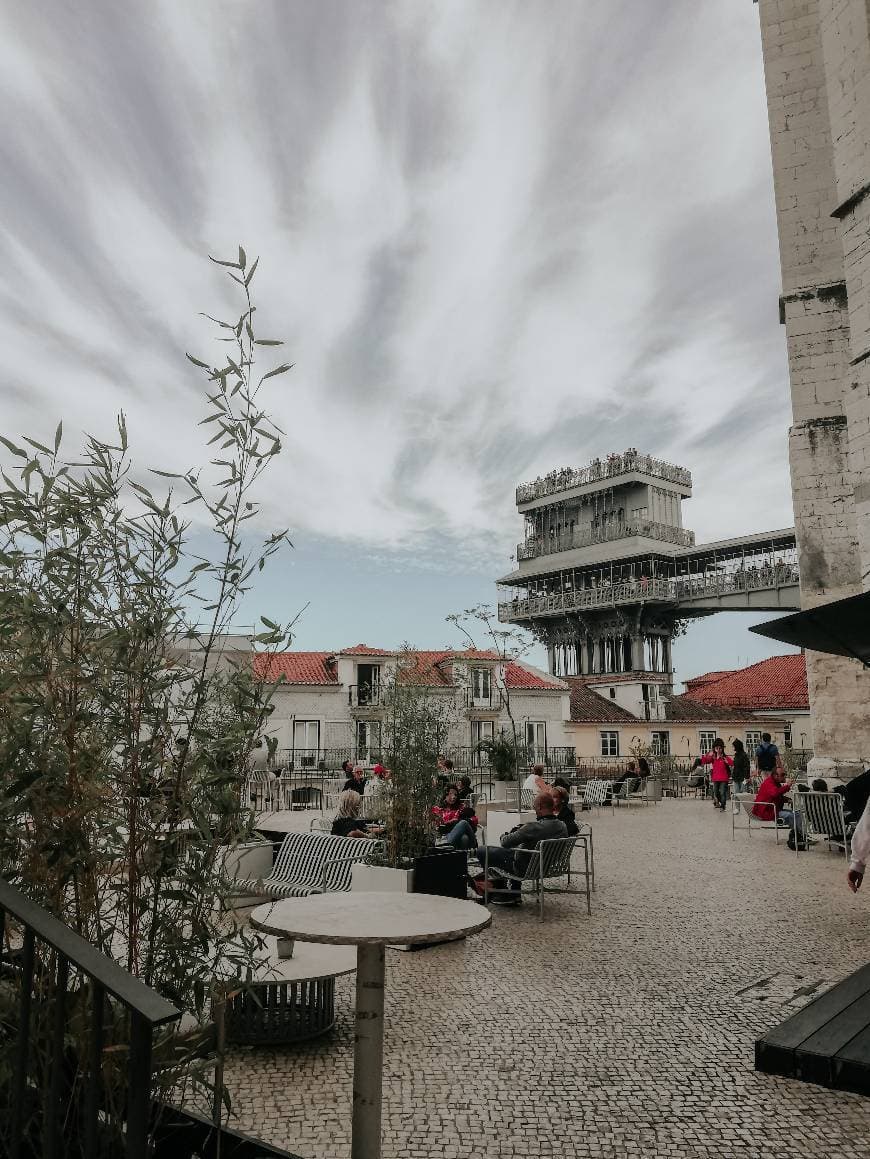 Place Topo Chiado