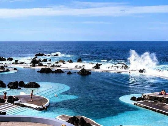 Lugar Piscinas Naturais de Porto Monìz