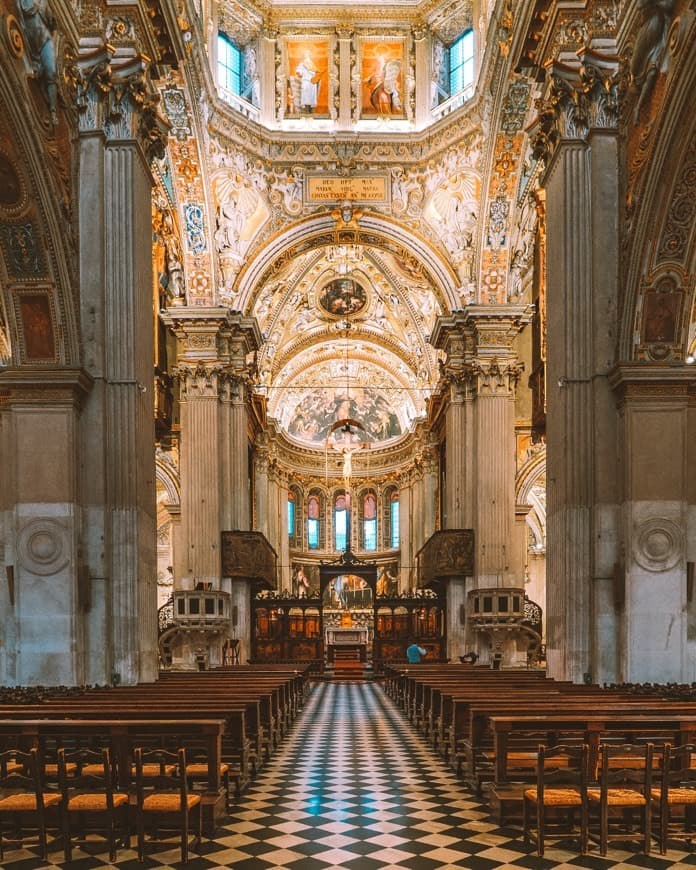 Lugar Catedral de San Alejandro