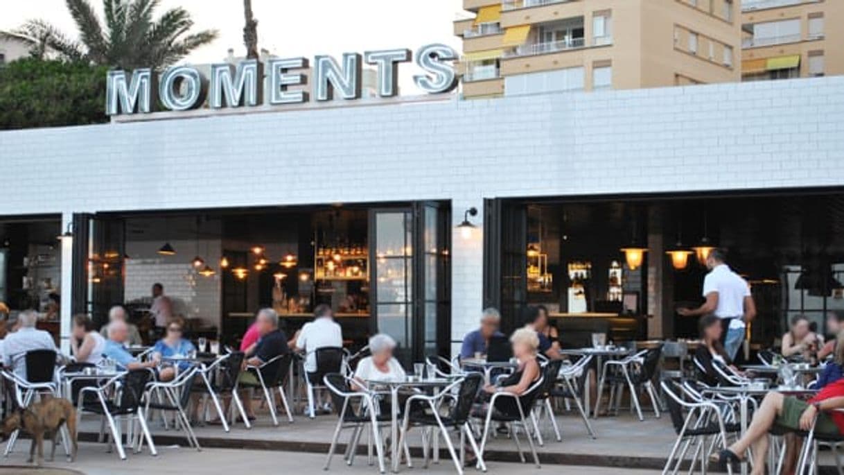 Restaurants Moments Bar