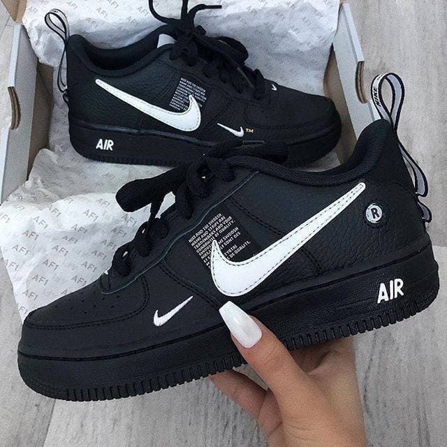 Fashion Sneakers 🖤