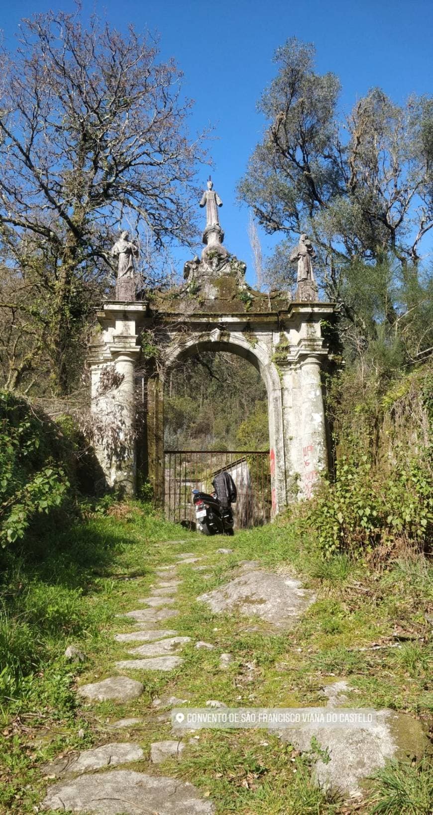 Lugar Convento S. Francisco do Monte