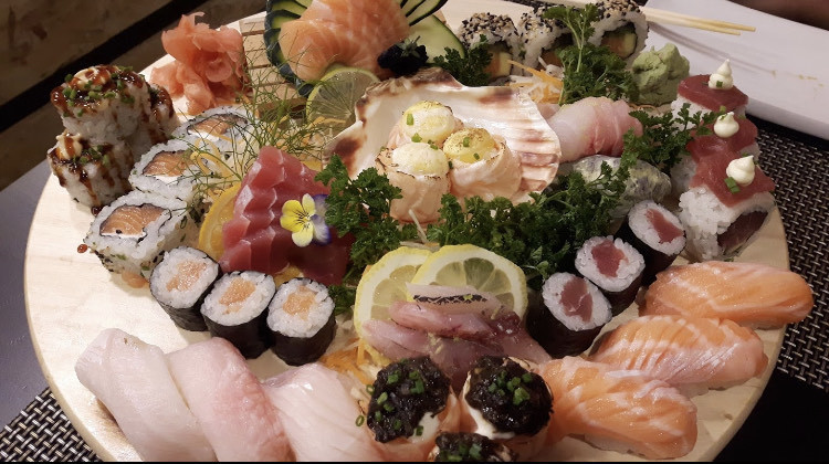 Restaurantes Akari Sushi Lounge