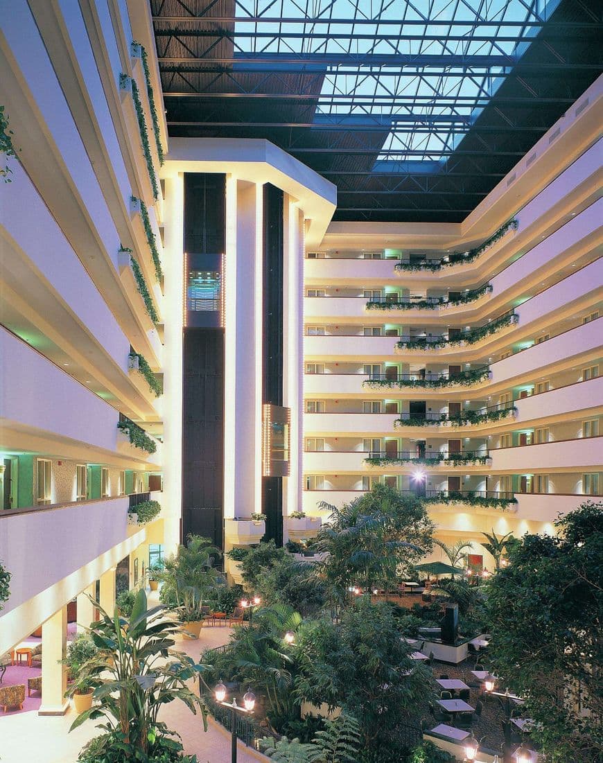 Place Embassy Suites by Hilton Montgomery Hotel & Conference Center