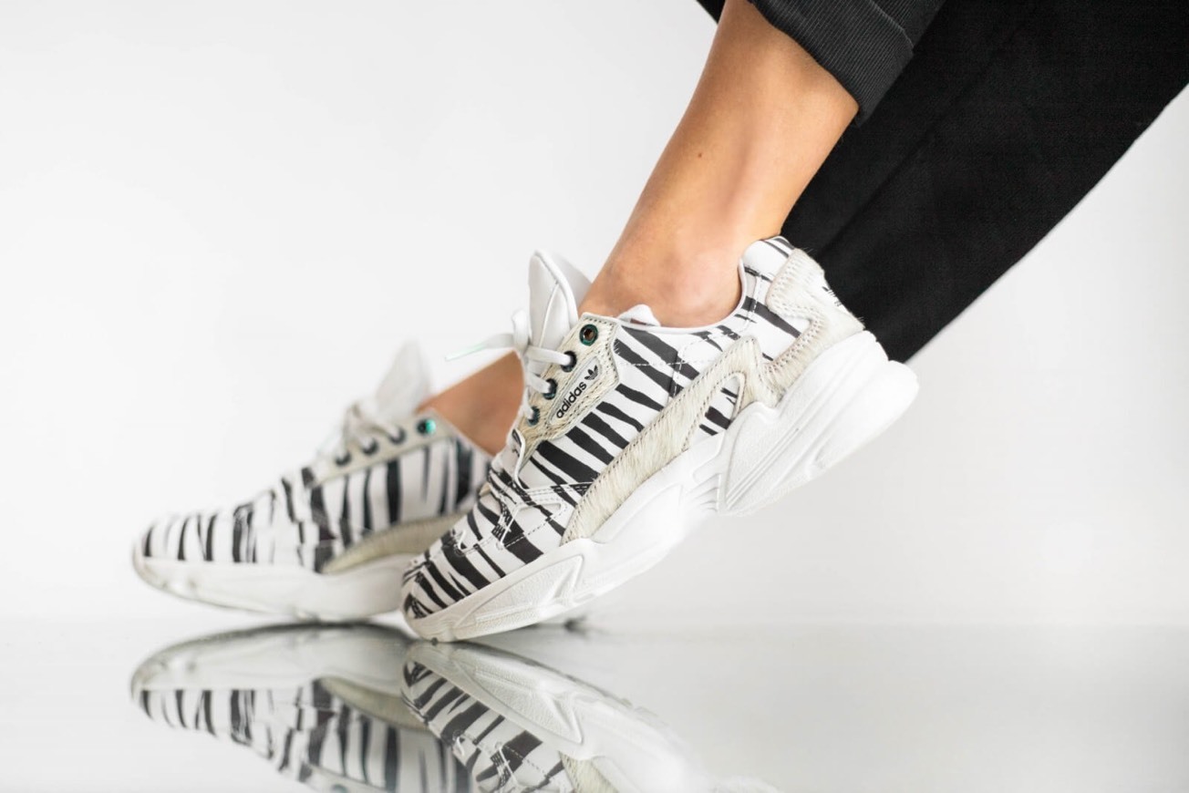 Producto Adidas Falcon Out Loud Crystal White