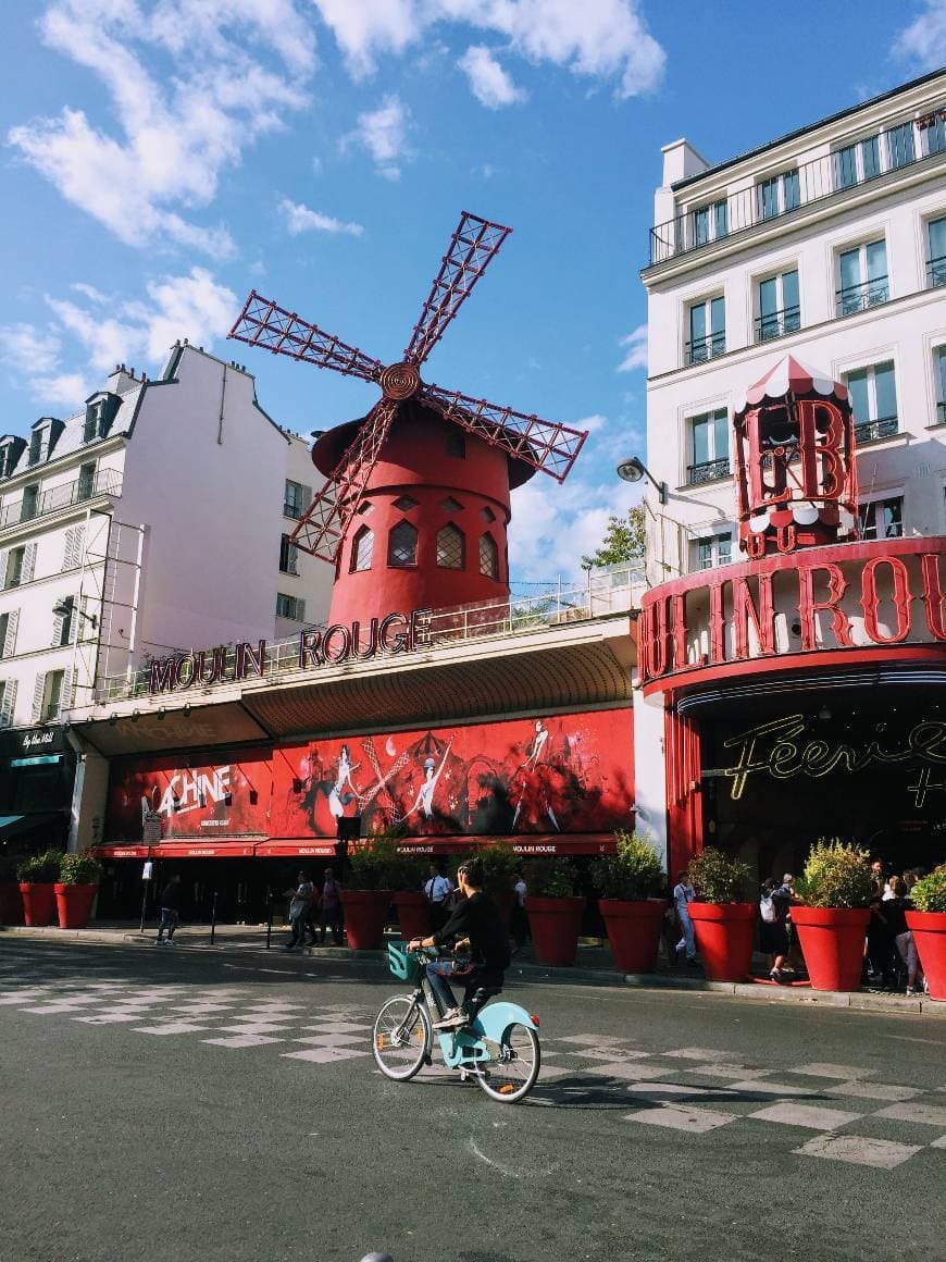 Moda Moulin Rouge - Wikipedia