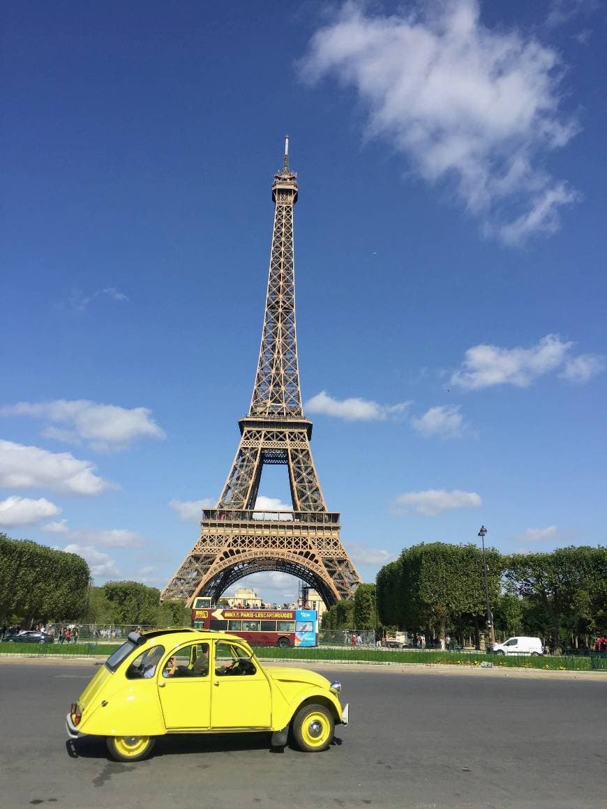 Place Torre Eiffel