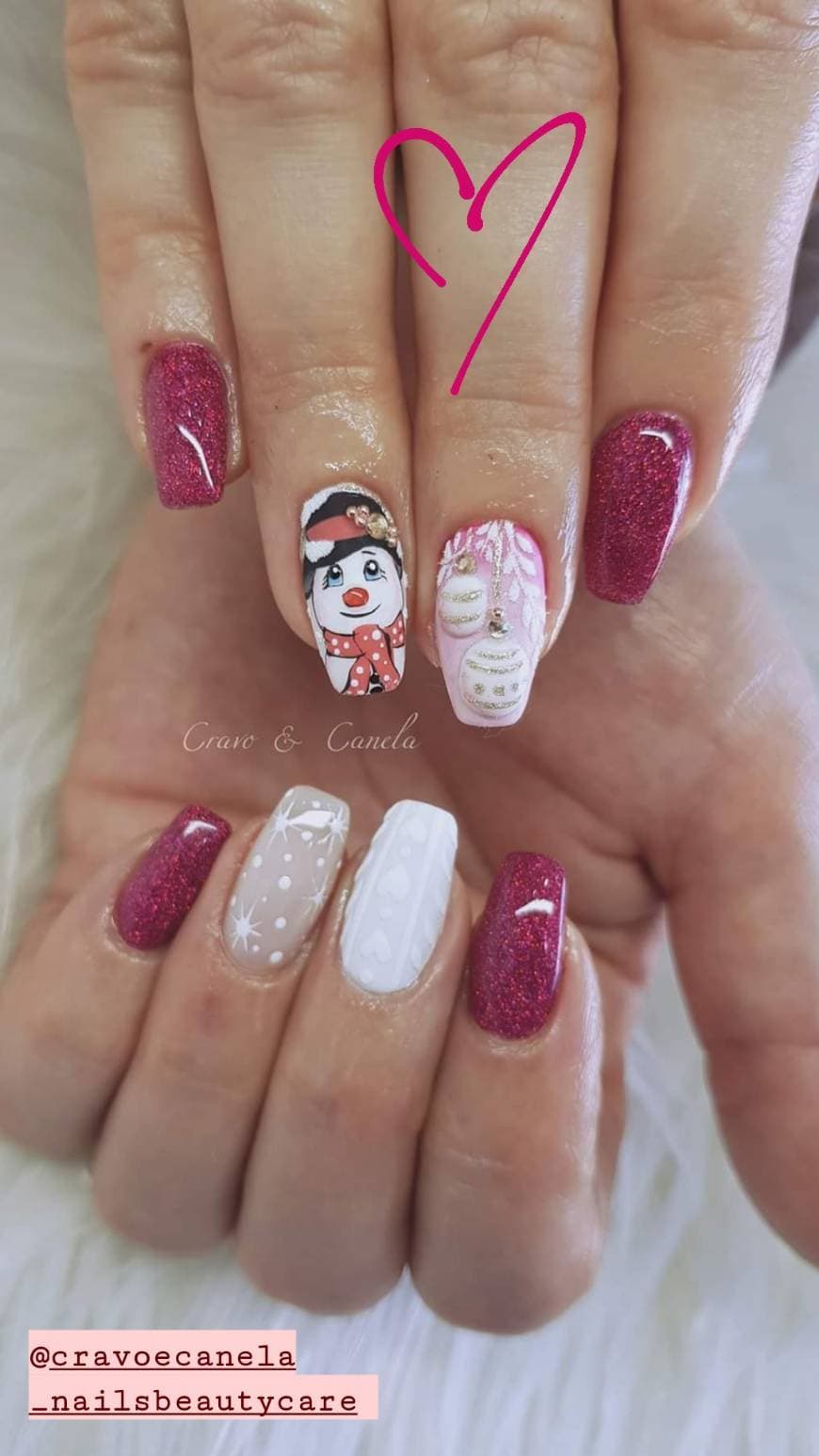 Fashion Christmas nails by Gabriela Rei