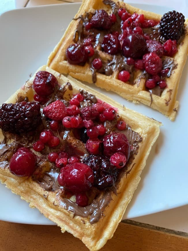 Product Waffle com Nutella e frutos vermelhos 