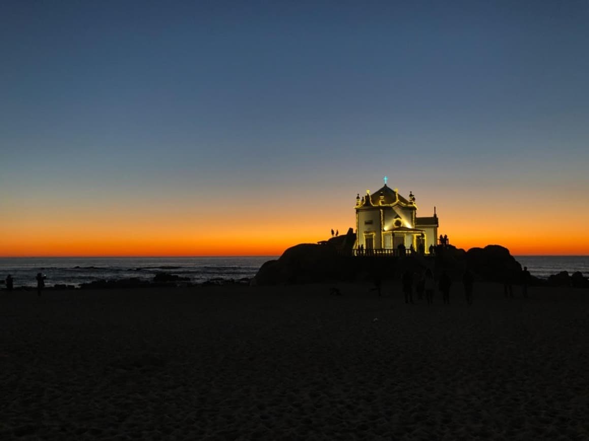 Lugar Capela do Senhor da Pedra - Miramar