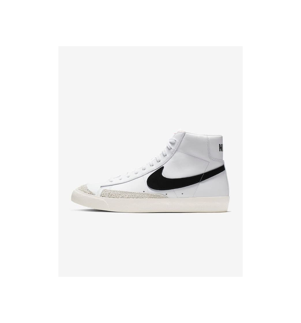 Product Nike Blazer Mid '77 VNTG, Zapatillas de básquetbol para Hombre, White