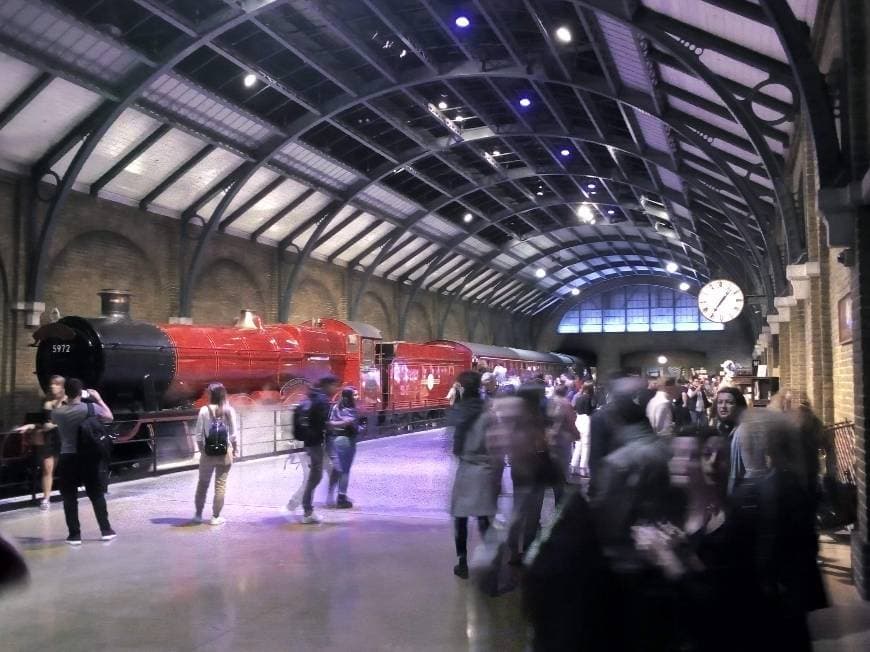 Place The Harry Potter Shop at Platform 9¾