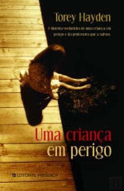 Libro Uma Criança em Perigo