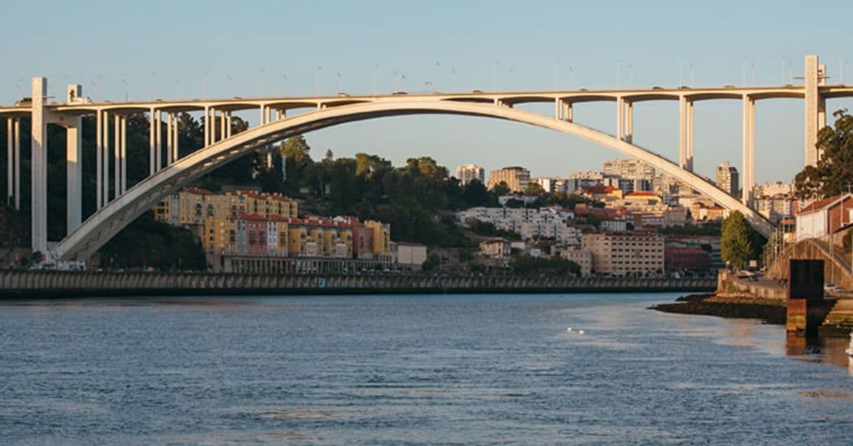 Place Ponte da Arrábida