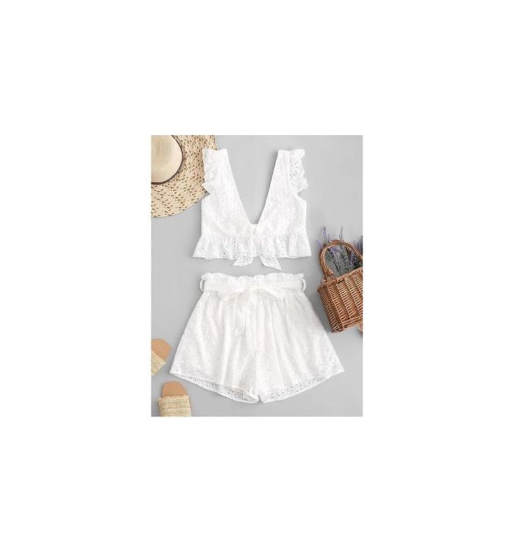 Producto Zaful eyelet ruffle plunging belted shorts set 