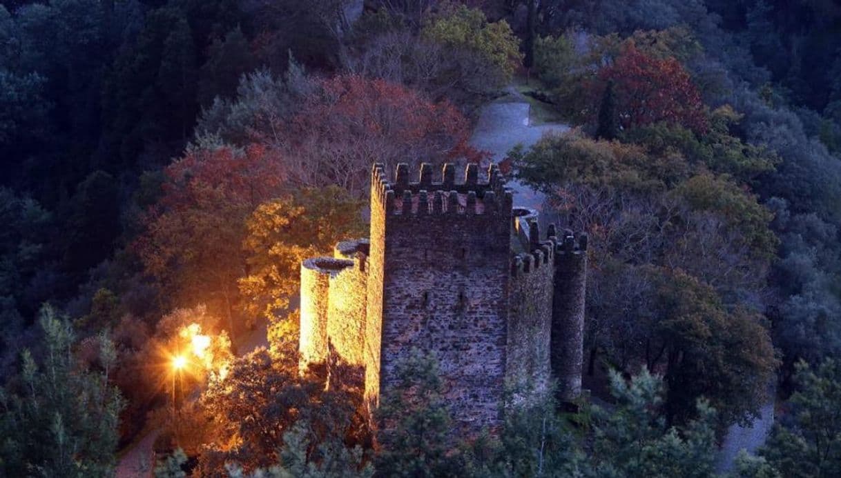 Place Castle of Lousa