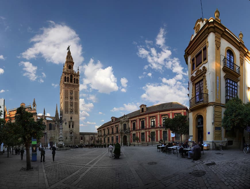 Place Plaza Virgen de los Reyes