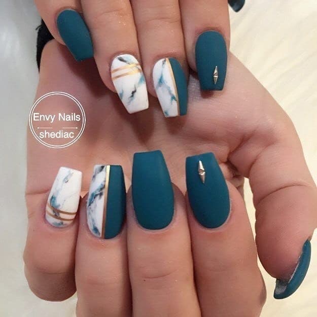 Moda Nails 