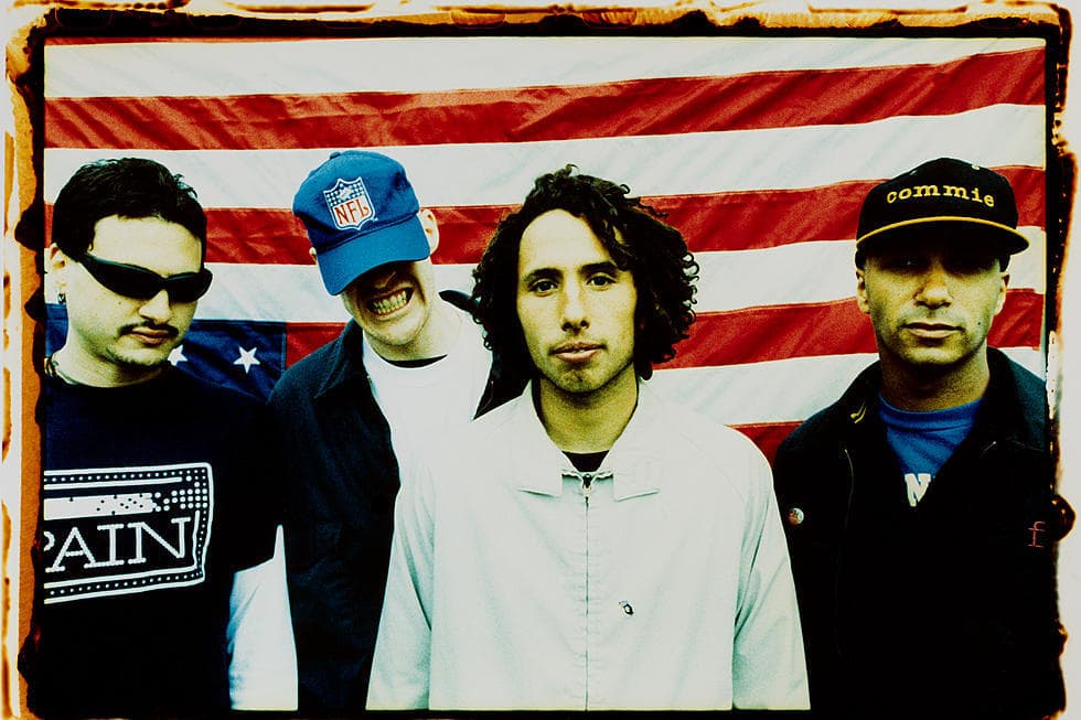 Music RAGE AGAINST THE MACHINE