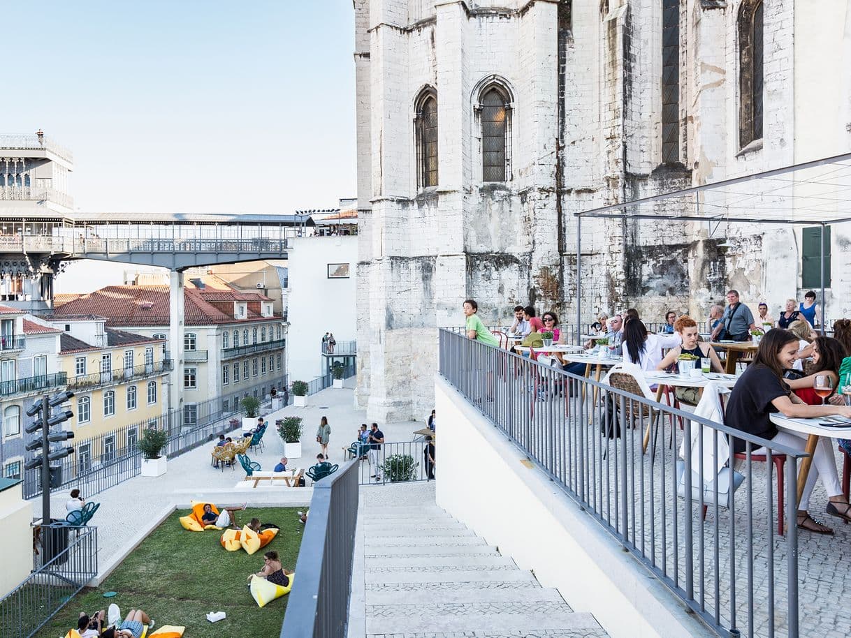 Place Topo Chiado