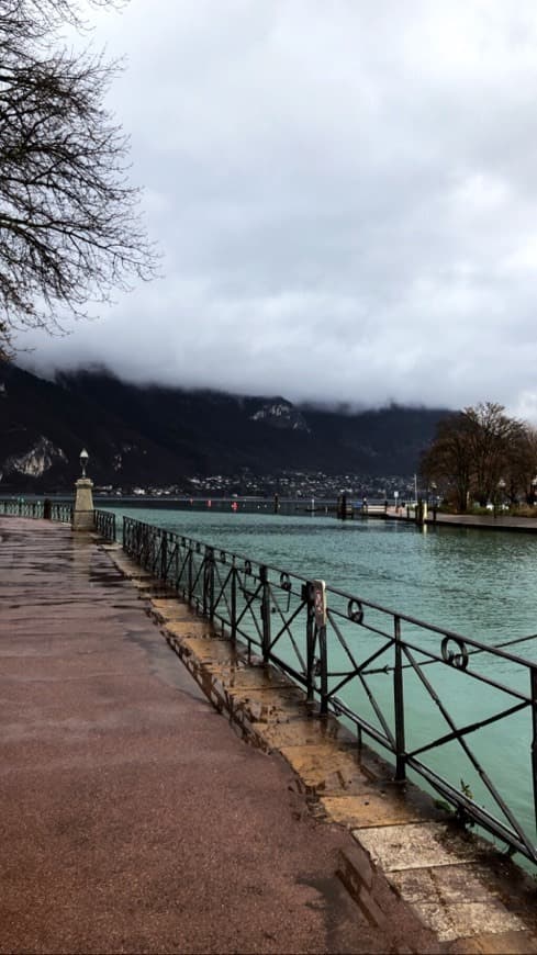 Place Lac d'Annecy