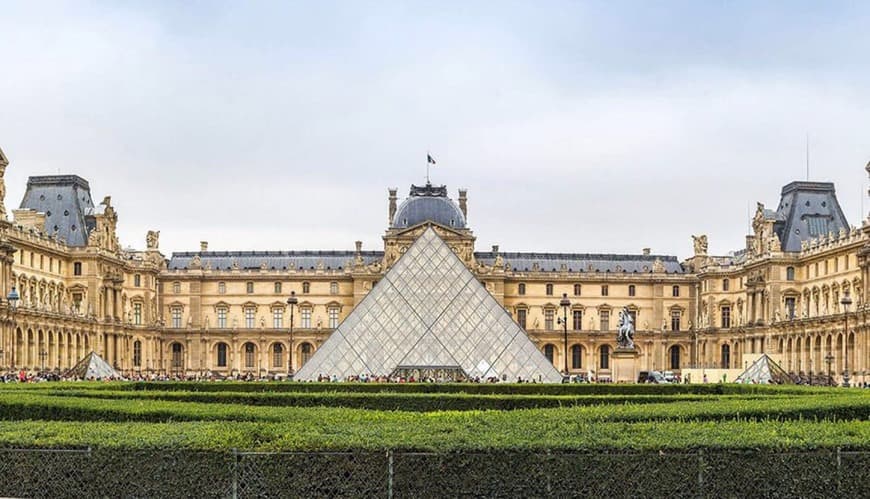 Place Museo del Louvre