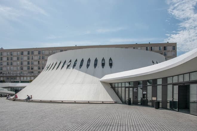 Place Bibliothèque Oscar Niemeyer