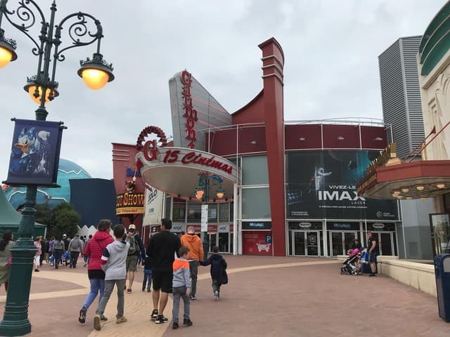 Lugar Disney Village