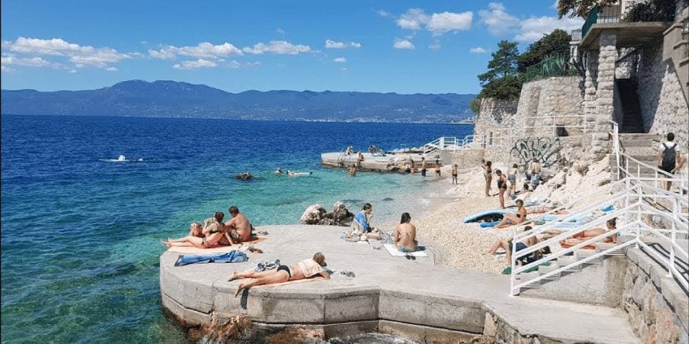 Lugar Pećine Public Beach