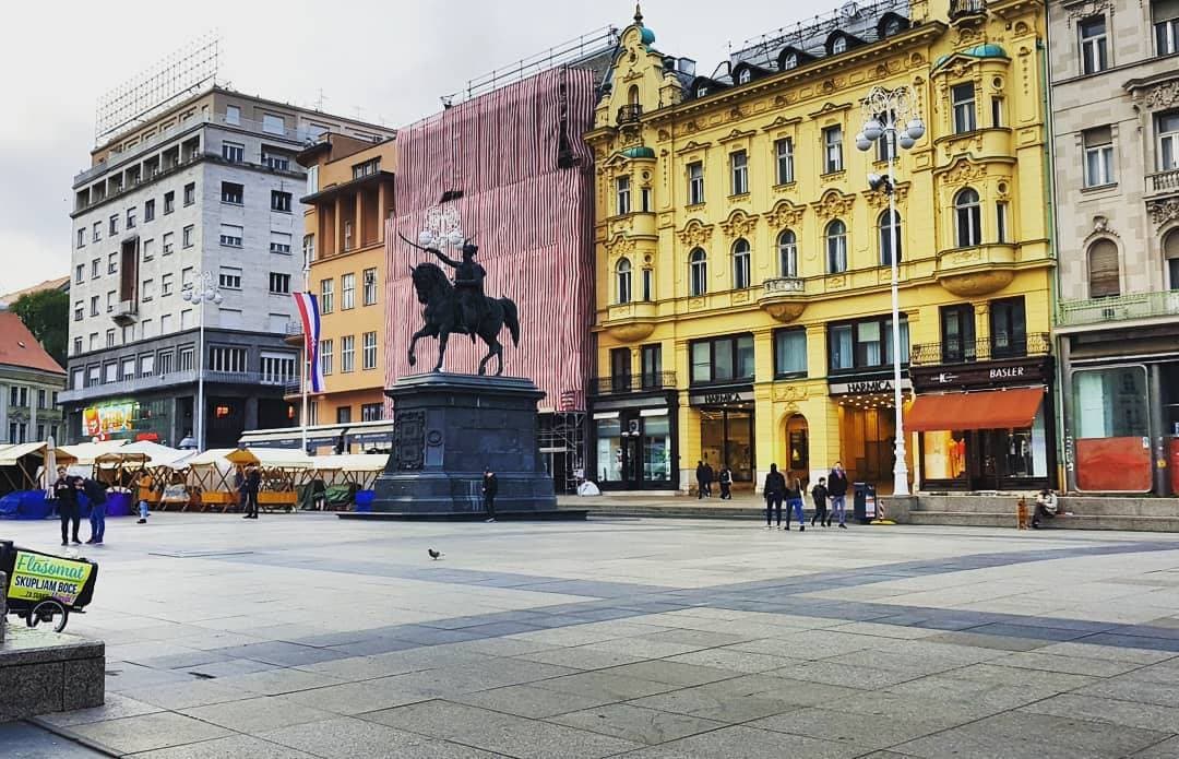 Lugar Jelačićev trg