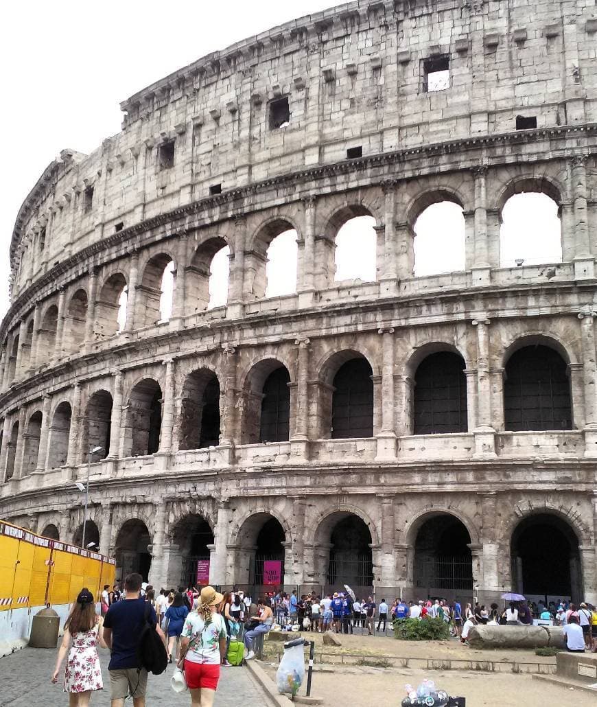 Place Colosseo