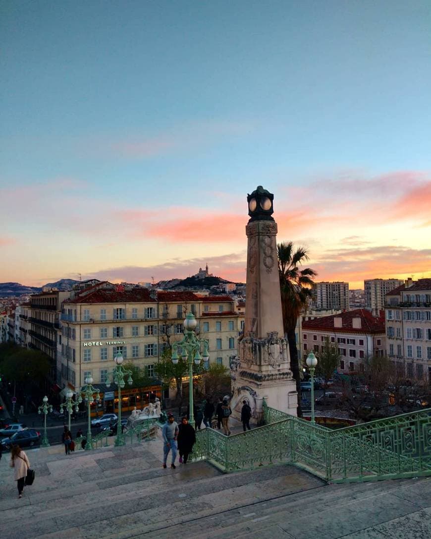 Lugar Gare de Marseille-Saint-Charles