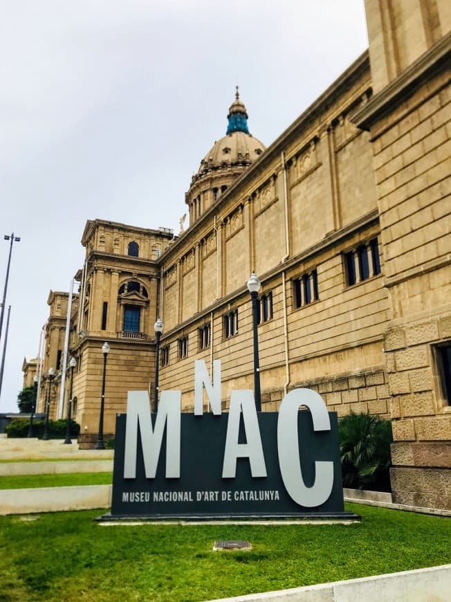 Lugar Museo Nacional de Arte de Cataluña