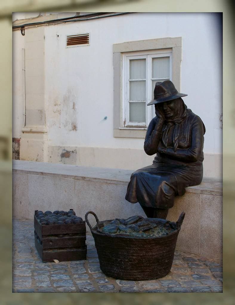 Lugar Estátua "Vendedora do Mercado"