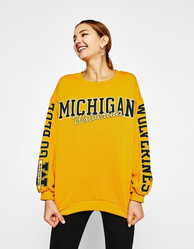 Moda University sweatshirt in 2020 | Sweatshirts, Clothes, T shirts for women