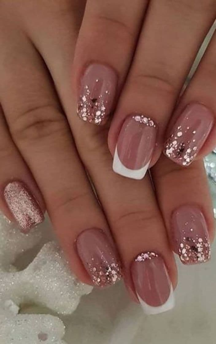 Moda Nails 