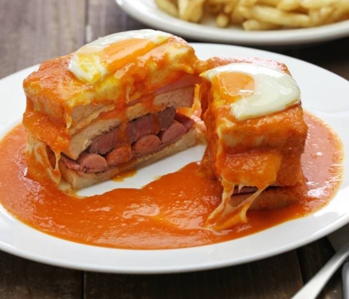 Libro Francesinha: Toda a sua história, a receita original e como confeccioná-la