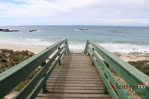 Lugar Praia da Vieirinha-Vale Figueiros