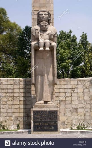 Place Monumento a la Madre