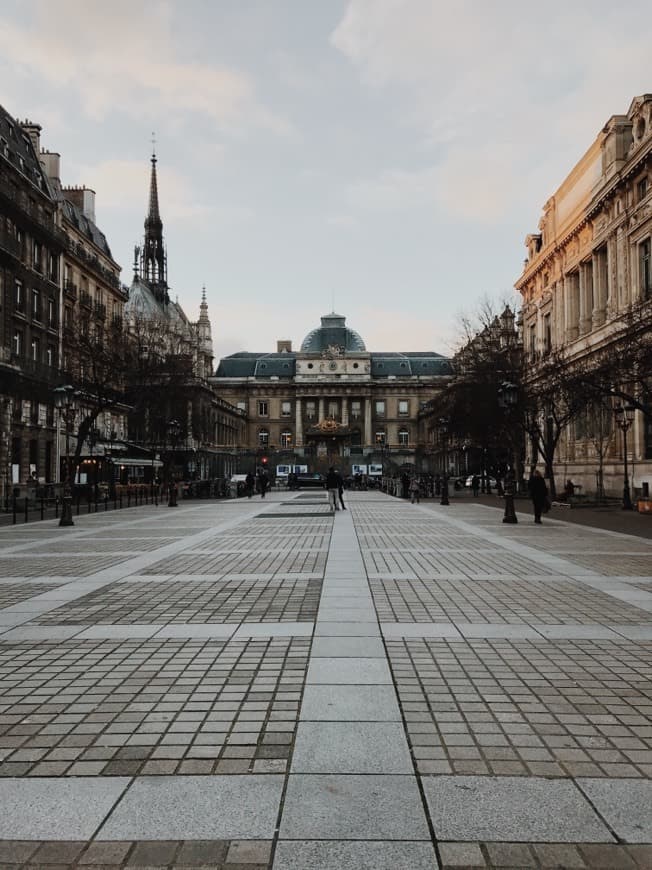 Place Palais de Justice de Paris