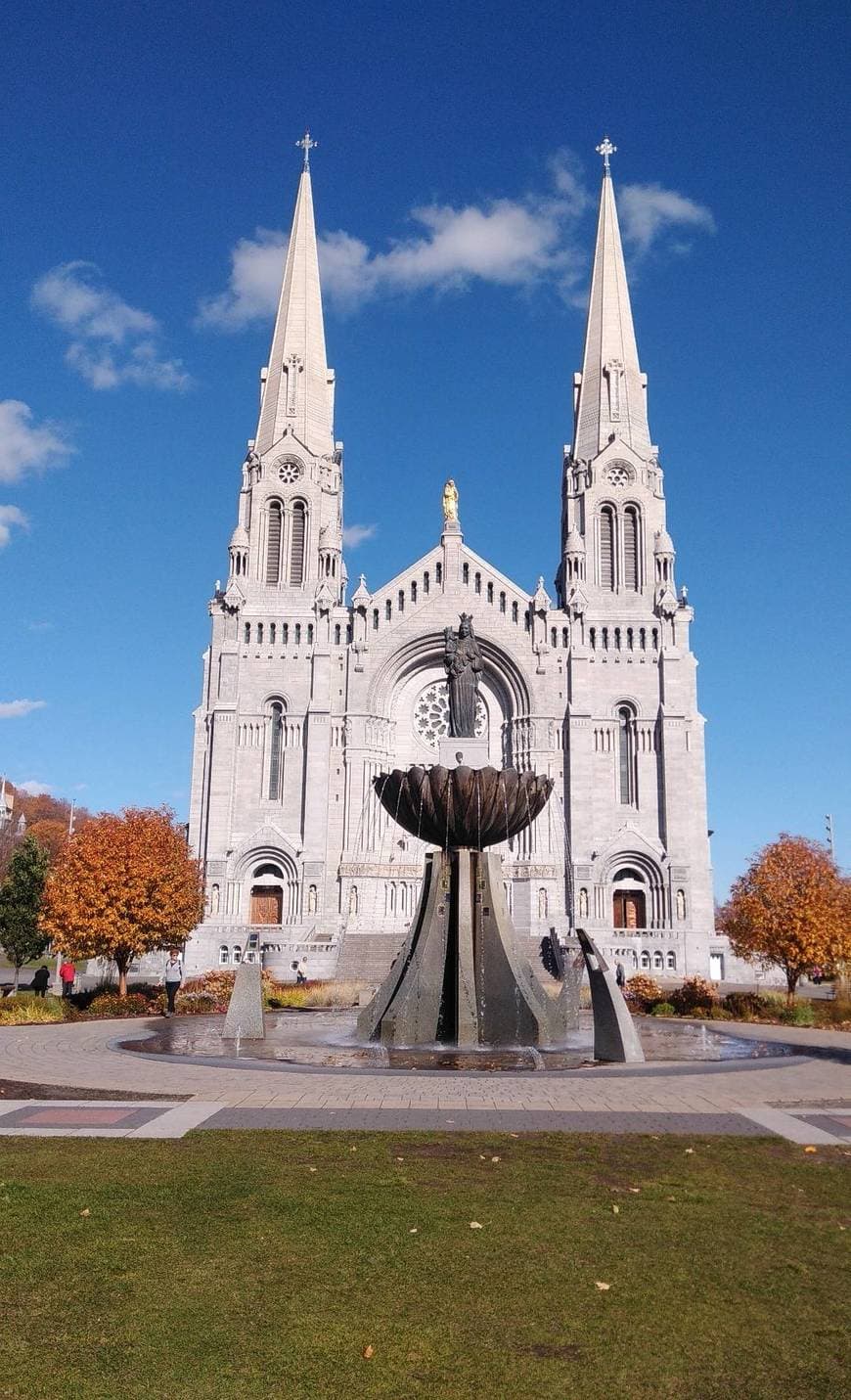 Place Sainte-Anne-de-Beaupré