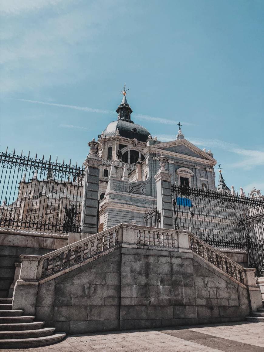 Lugar Almudena Cathedral